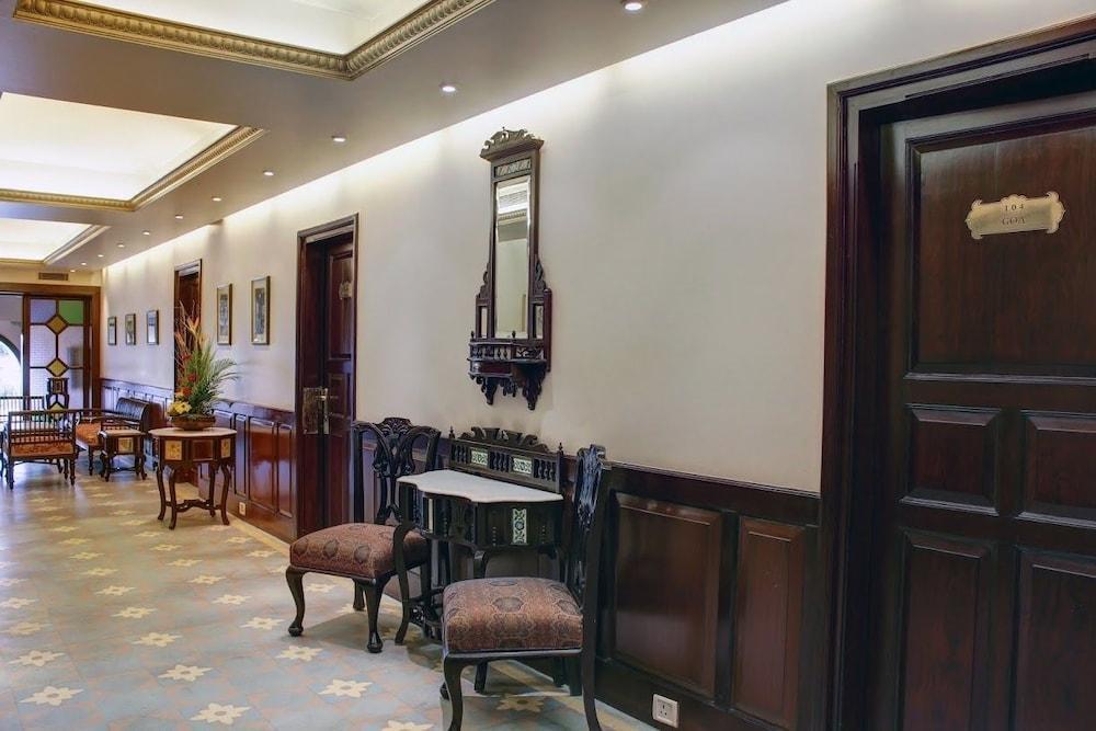 Palace On Ganges - Heritage Hotel Benares Buitenkant foto
