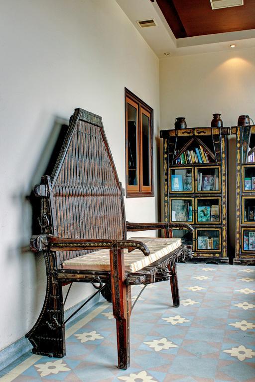 Palace On Ganges - Heritage Hotel Benares Buitenkant foto