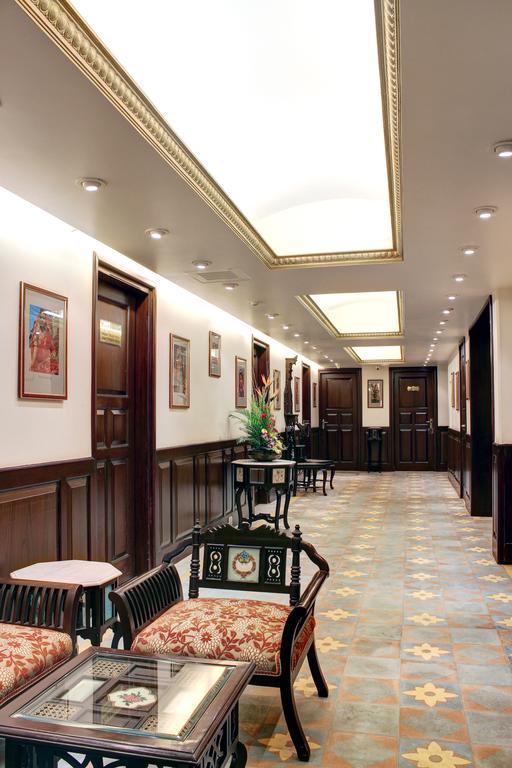 Palace On Ganges - Heritage Hotel Benares Buitenkant foto