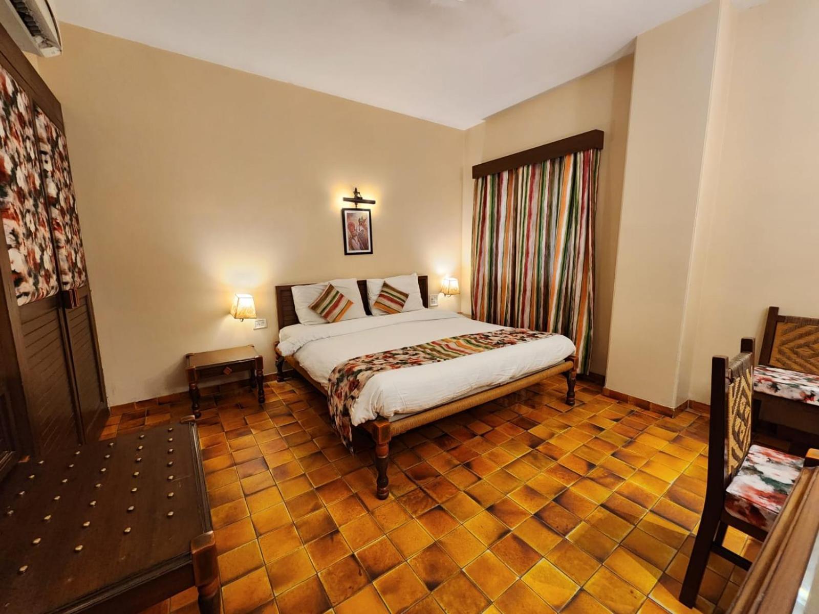 Palace On Ganges - Heritage Hotel Benares Buitenkant foto