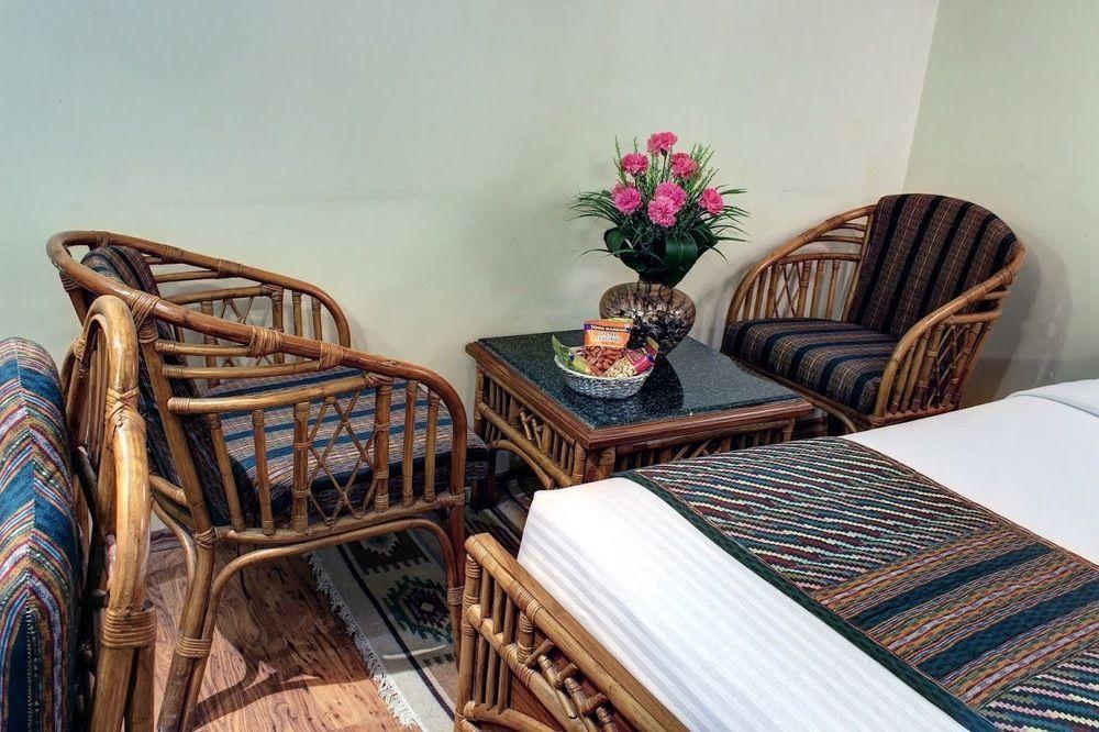 Palace On Ganges - Heritage Hotel Benares Buitenkant foto